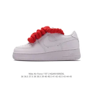 Nike Air Force 1 '07 Low Top Sneakers with Vintage Design and Cushioning
