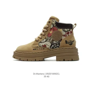 Dr Martens Men's Classic Leather Platform Boots with Thick Sole