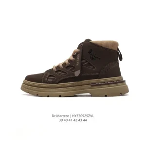 Dr Martens Men's Classic Leather Boots with Chunky Sole