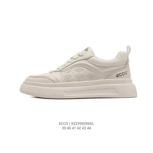 ECCO Men's Casual Sneakers - Lightweight Comfortable Daily Wear Shoes