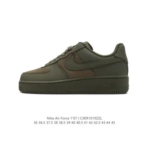 Nike Air Force 1 '07 Low White Leather Sneakers with Air Cushioning