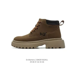 Dr Martens Men's Classic Leather Platform Boots with Thick Sole
