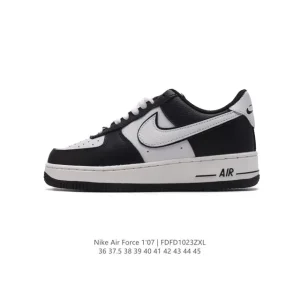 Nike Air Force 1 '07 Low White Leather Sneakers with Air Cushioning