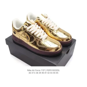 Nike Air Force 1 '07 Low White Leather Sneakers with Air Cushioning