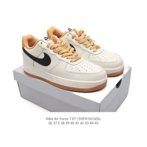Nike Air Force 1 '07 Low White Leather Sneakers with Air Cushioning