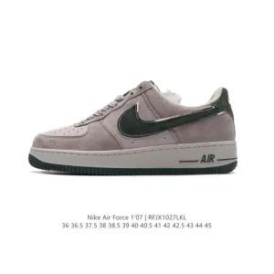 Nike Air Force 1 '07 Low White Leather Sneakers with Air Cushioning