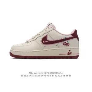 Nike Air Force 1 '07 Low White Leather Sneakers with Air Cushioning