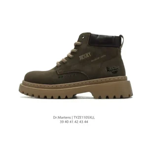 Dr Martens Men's Classic Leather Platform Boots with Thick Sole