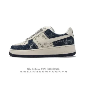 Nike Air Force 1 '07 Low White Leather Low Top Sneakers with Air Cushion