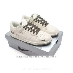 Nike Dunk Low Retro Vintage Basketball Sneakers in Leather