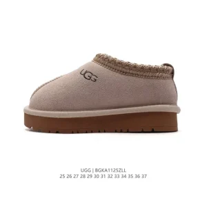 UGG Kids Classic Mini Snow Boots Slippers for Winter Warmth