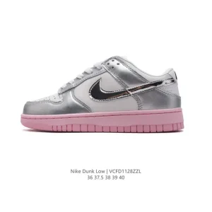 Nike SB Dunk Low Skateboarding Shoes with Zoom Air Cushioning