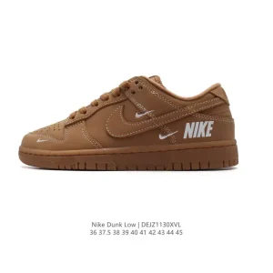 Nike SB Dunk Low Skateboarding Shoes with Zoom Air Cushioning