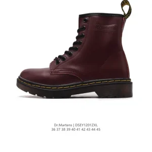 Dr Martens Unisex Classic Leather High-Top Boots with Chunky Sole