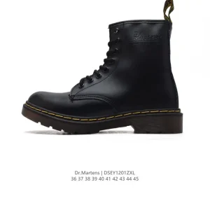 Dr Martens Unisex Classic Leather High-Top Boots with Chunky Sole