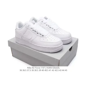 Nike Air Force 1 '07 Low White Leather Sneakers with Air Cushioning