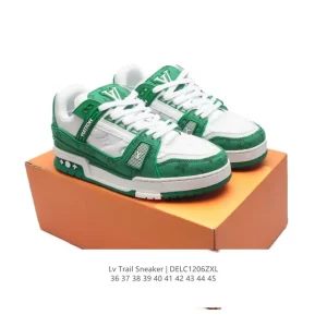 Louis Vuitton Trainer Low Fashion Sneaker with Thick Sole and 3D Logo