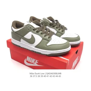 Nike SB Dunk Low Skateboarding Shoes with Zoom Air Cushioning