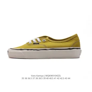 Vans Kamiya Low Top Canvas Skate Shoes White