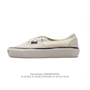 Vans Kamiya Low Top Canvas Skate Shoes White