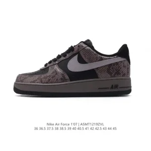 Nike Air Force 1 '07 Low White Leather Sneakers with Air Cushioning