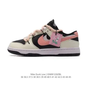 Nike Dunk Low Retro Basketball Shoes with Dual Laces and Vintage Style