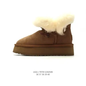 UGG Classic Short Women's Chestnut Sheepskin Winter Boots