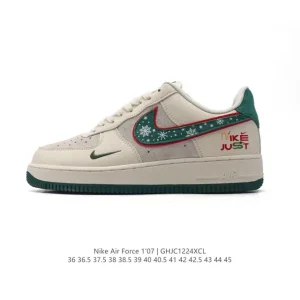 Nike Air Force 1 '07 Low Christmas Edition Low Top Sneakers
