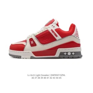 Louis Vuitton Trainer Low Fashion Sneaker with Thick Sole and 3D Logo
