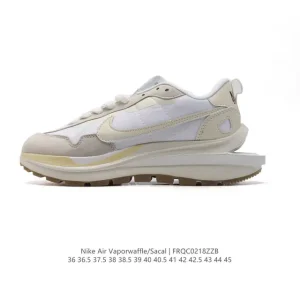 Nike Sacai Vaporwaffle Chukka Sneaker Black White