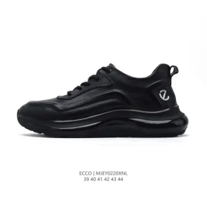 ECCO Men's Outdoor Lightweight Breathable Sneakers with Lace-Up Design