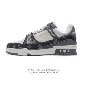 Louis Vuitton Trainer Sneaker Low Embossed Logo Thick Sole Fashion Sneakers