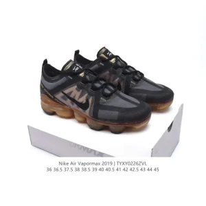 Nike Air Vapormax VaporMax Lightweight Running Shoes with Breathable Knit Upper