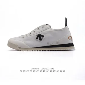 Descente Chron Retro Canvas Sneakers for Men and Women