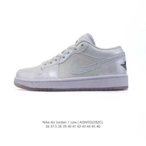 Jordan Air AJ1 Low Retro Basketball Shoes Vintage Style with Air Cushion