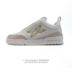 Louis Vuitton Trainer Low Fashion Sneaker with 3D Logo and Comfortable Sole