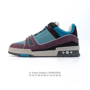 Louis Vuitton Trainer Low Fashion Sneaker with Thick Sole and 3D Logo