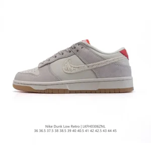 Nike SB Dunk Low Skateboarding Shoes with Zoom Air Cushioning for Men and Women