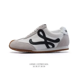 Loewe Ballet Runner 2.0 Leather Low-Top Sneakers with T-Toe Design