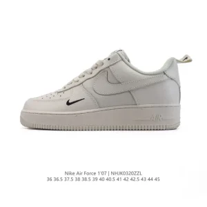Nike Air Force 1 '07 Low White Leather Sneakers with Air Cushioning