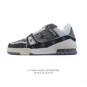 Louis Vuitton Trainer Low Men's Fashion Sneaker with Thick Sole