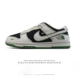 Nike SB Dunk Low Skateboarding Shoes with Zoom Air Cushioning