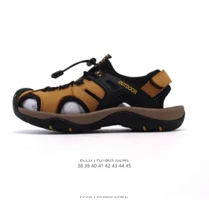 ECCO Bariathes Men's Closed-Toe Sandals with Adjustable Straps