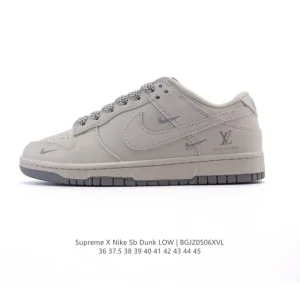 Nike SB Dunk Low Pro Retro Skateboarding Shoes for Men and Women