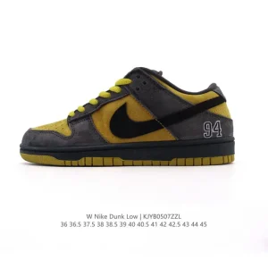 Nike Dunk Low SB Skateboarding Shoes with Zoom Air Cushioning
