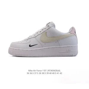 Nike Air Force 1 '07 Low White Leather Sneakers with Air Cushioning