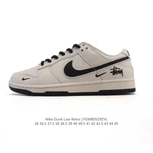 Nike SB Dunk Low Skateboarding Shoes with Zoom Air Cushioning