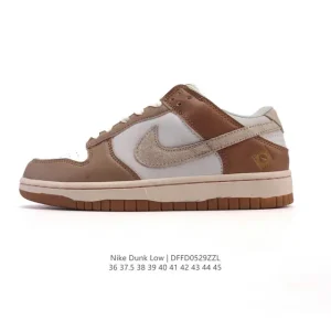 Nike SB Dunk Low Skateboarding Shoes with Zoom Air Cushioning