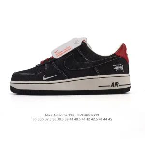 Nike Air Force 1 07 Low White Leather Sneakers with Air Cushioning