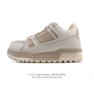 Louis Vuitton Trainer Low Fashion Sneaker with Thick Sole
